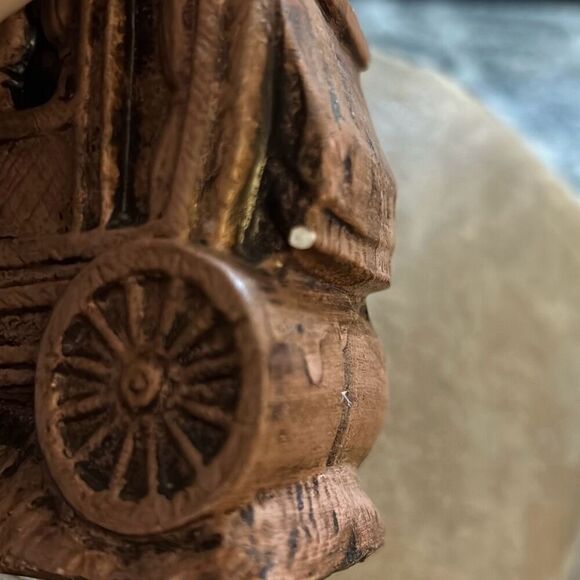 Vintage Stagecoach Oil Lamp Base, 5" x 5" x 2". - Picture 8 of 8